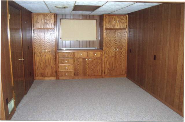 30 Lincoln Road Canton, IL 61520 - Photo 7 of 8 Gallery Image 7