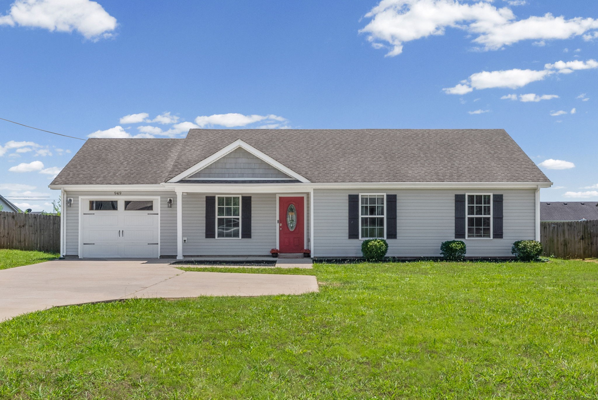 949 Hugh Hunter Road Oak Grove, KY 42262 - Photo 1 of 31