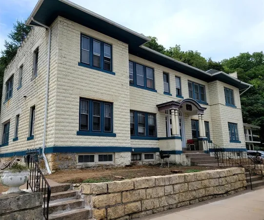 $319,900 | 2555 Central Avenue, Dubuque, IA 52001