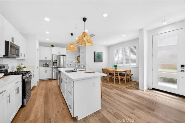 $1,199,000 | 586 South Motif Street, Anaheim, CA 92805