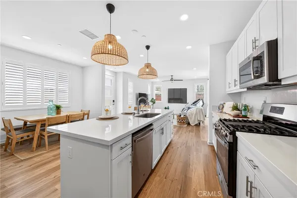 $1,199,000 | 586 South Motif Street, Anaheim, CA 92805