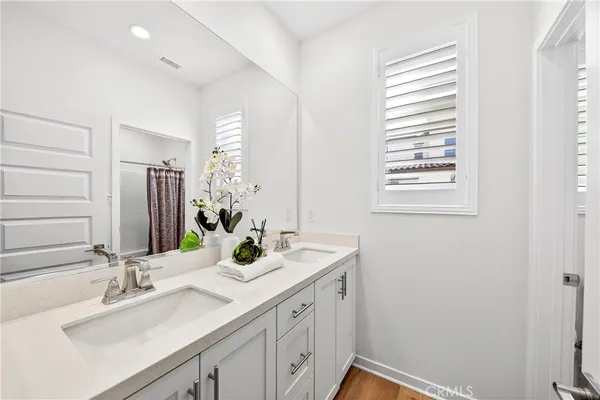 $1,199,000 | 586 South Motif Street, Anaheim, CA 92805