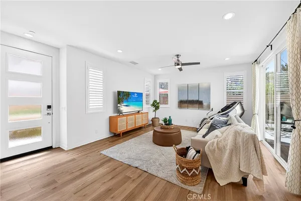 $1,199,000 | 586 South Motif Street, Anaheim, CA 92805