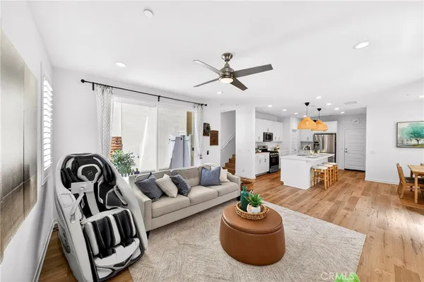 $1,199,000 | 586 South Motif Street, Anaheim, CA 92805