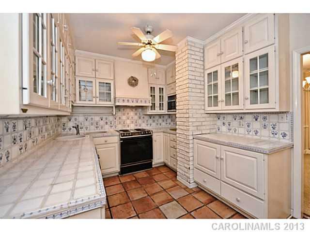 908 Cherokee Road, Unit D1 Charlotte, NC 28207 - Photo 2 of 16 Gallery Image 2