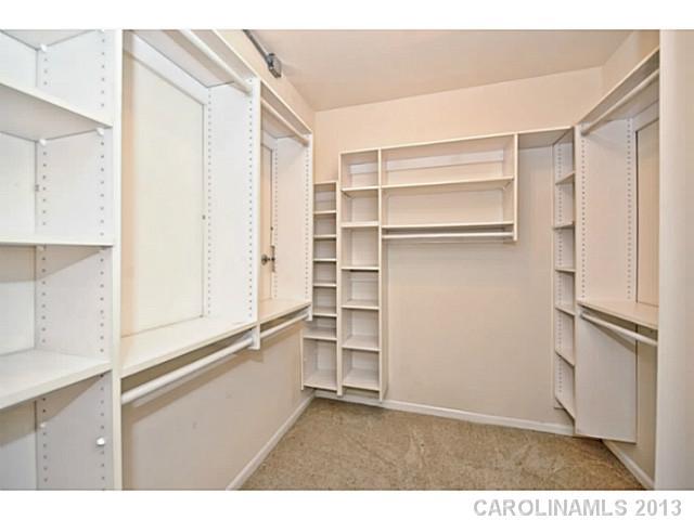 908 Cherokee Road, Unit D1 Charlotte, NC 28207 - Photo 12 of 16 Gallery Image 12