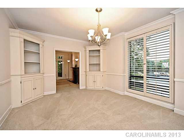 908 Cherokee Road, Unit D1 Charlotte, NC 28207 - Photo 4 of 16 Gallery Image 4