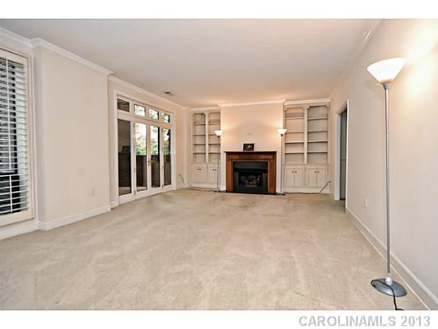 908 Cherokee Road, Unit D1 Charlotte, NC 28207 - Photo 5 of 16 Gallery Image 5