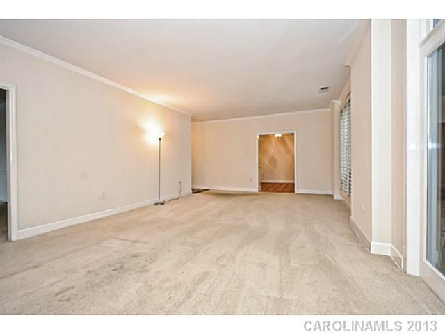 908 Cherokee Road, Unit D1 Charlotte, NC 28207 - Photo 6 of 16 Gallery Image 6