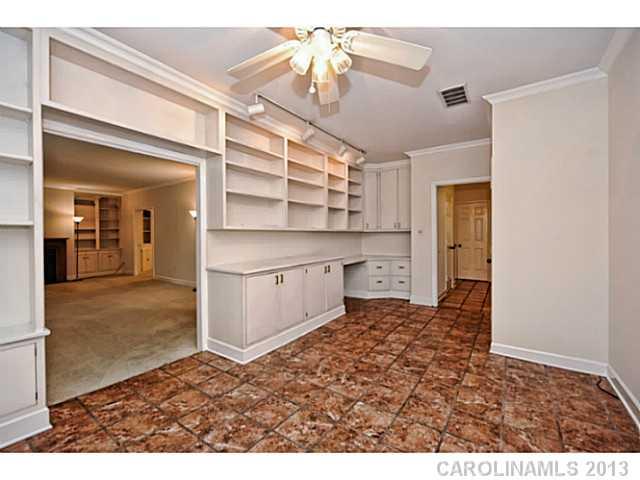 908 Cherokee Road, Unit D1 Charlotte, NC 28207 - Photo 7 of 16 Gallery Image 7