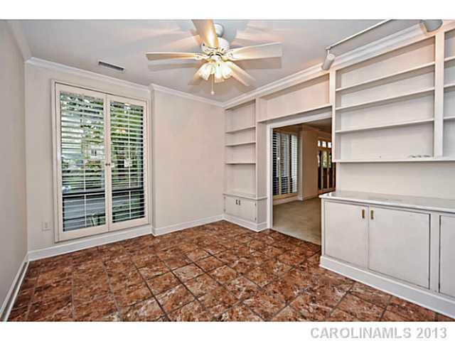 908 Cherokee Road, Unit D1 Charlotte, NC 28207 - Photo 8 of 16 Gallery Image 8