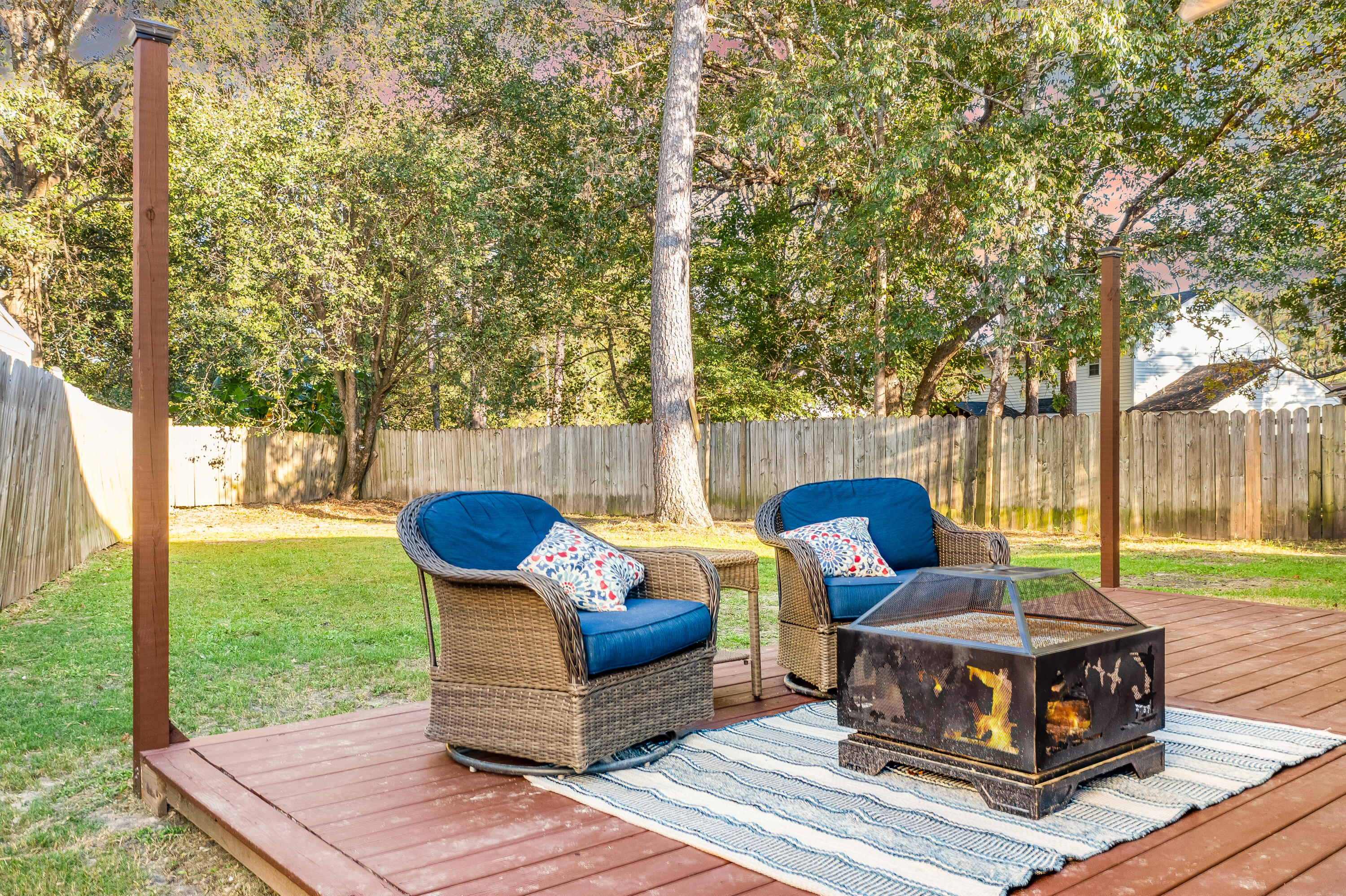 142 Traders Station Road Summerville, SC 29486 - Photo 25 of 32 Backyard with Deck