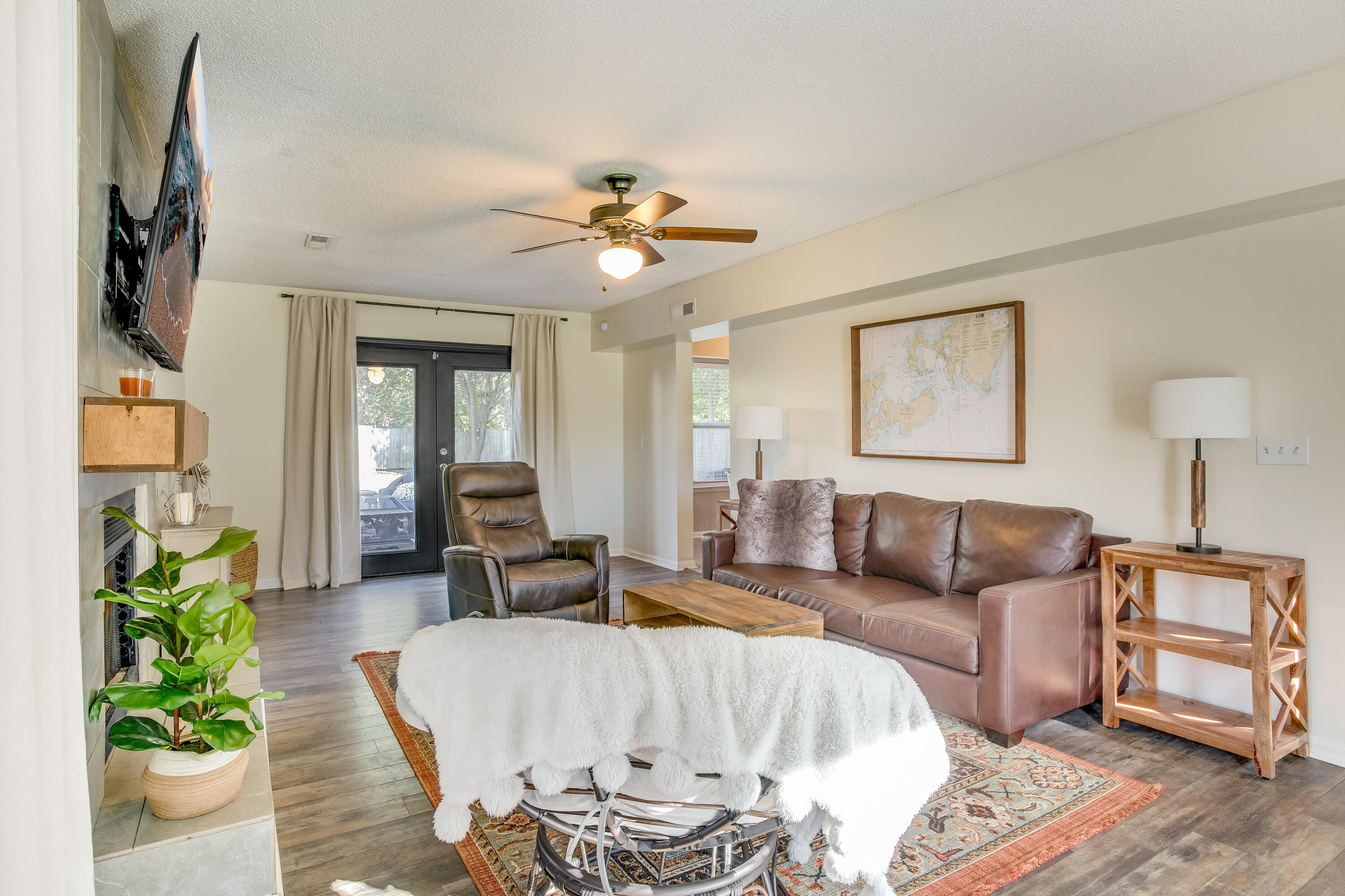 142 Traders Station Road Summerville, SC 29486 - Photo 7 of 32 Living Room