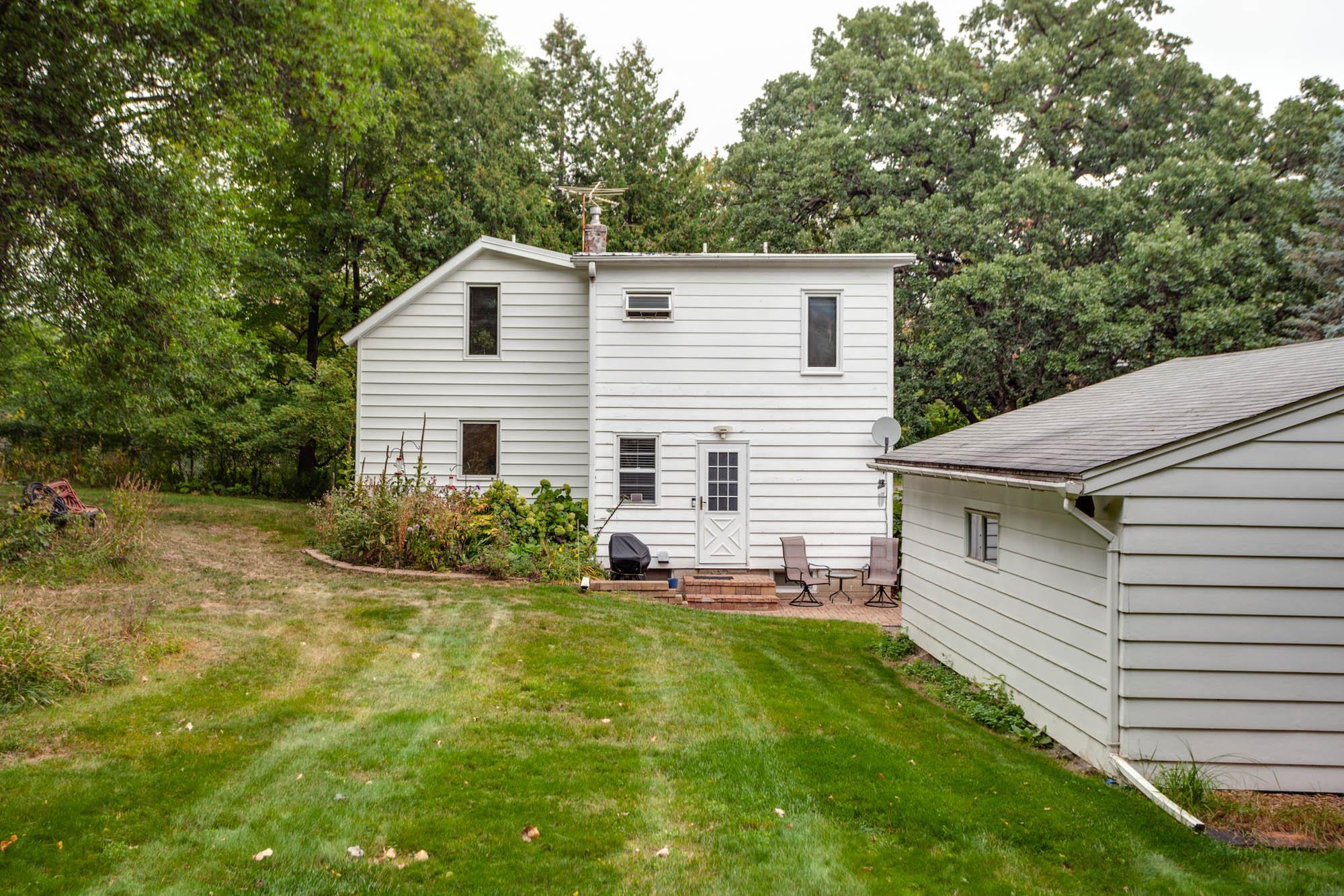 15209 Scenic Heights Road Eden Prairie, MN 55344 - Photo 3 of 38 Gallery Image 3