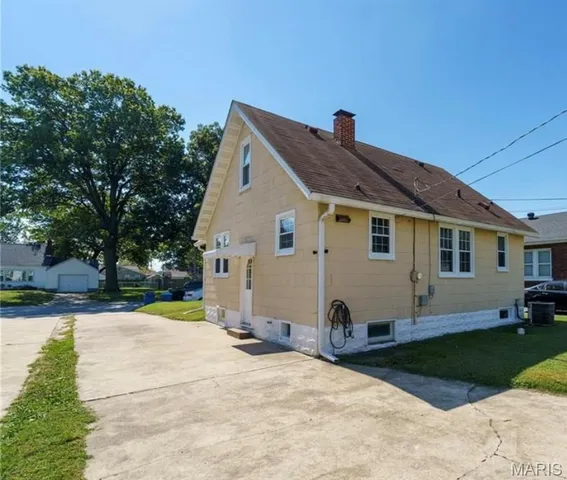 $140,000 | 1511 Cottage Avenue, Granite City, IL 62040