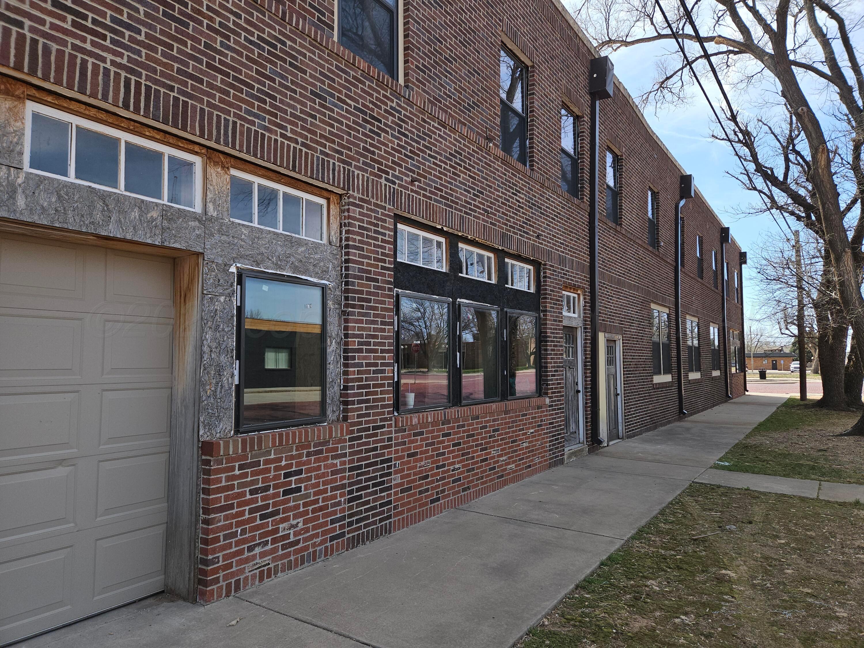 322 Main Street Panhandle, TX 79068 - Photo 4 of 19 North side of Bldg