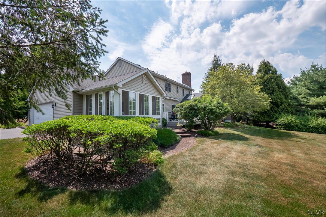 6187 Domarray Street Coopersburg, PA 18036 - Photo 5 of 31 Gallery Image 5