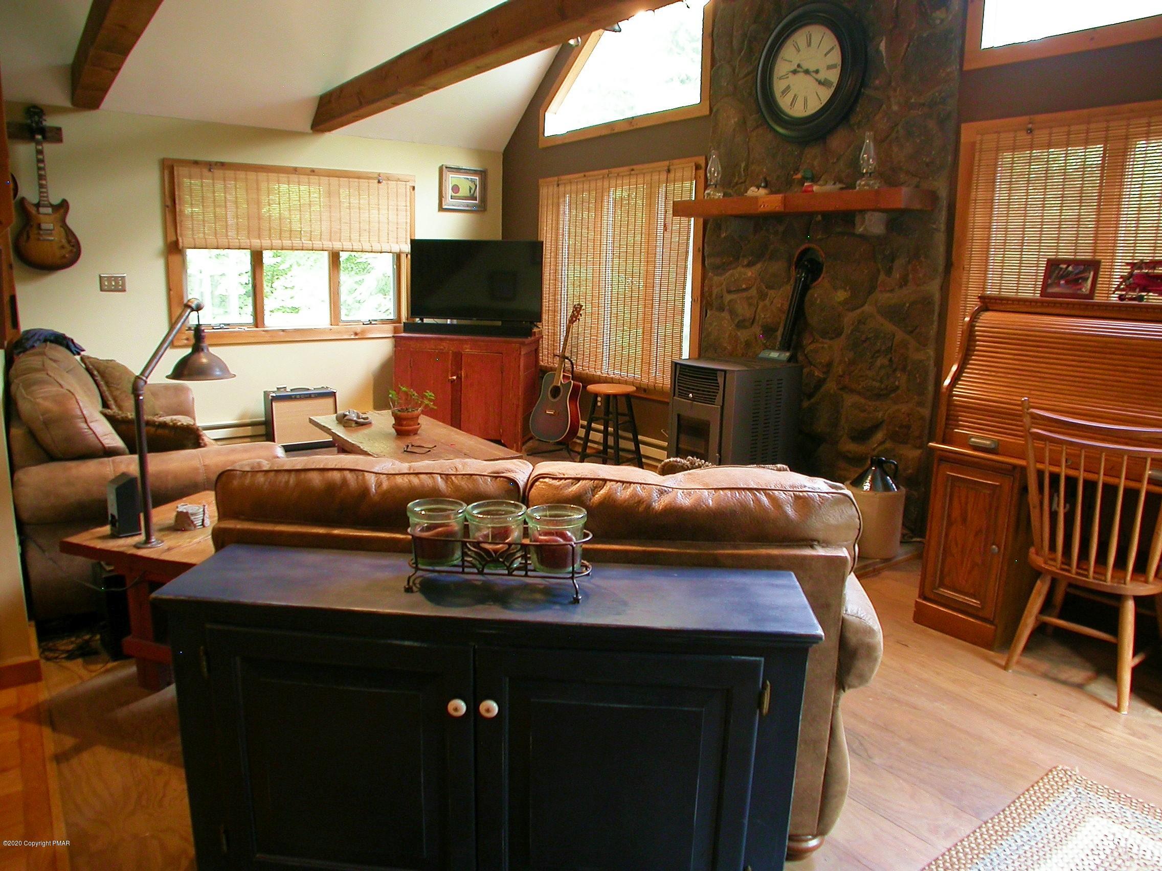 384 Sawmill Road Stroudsburg, PA 18360 - Photo 38 of 83 Family Room