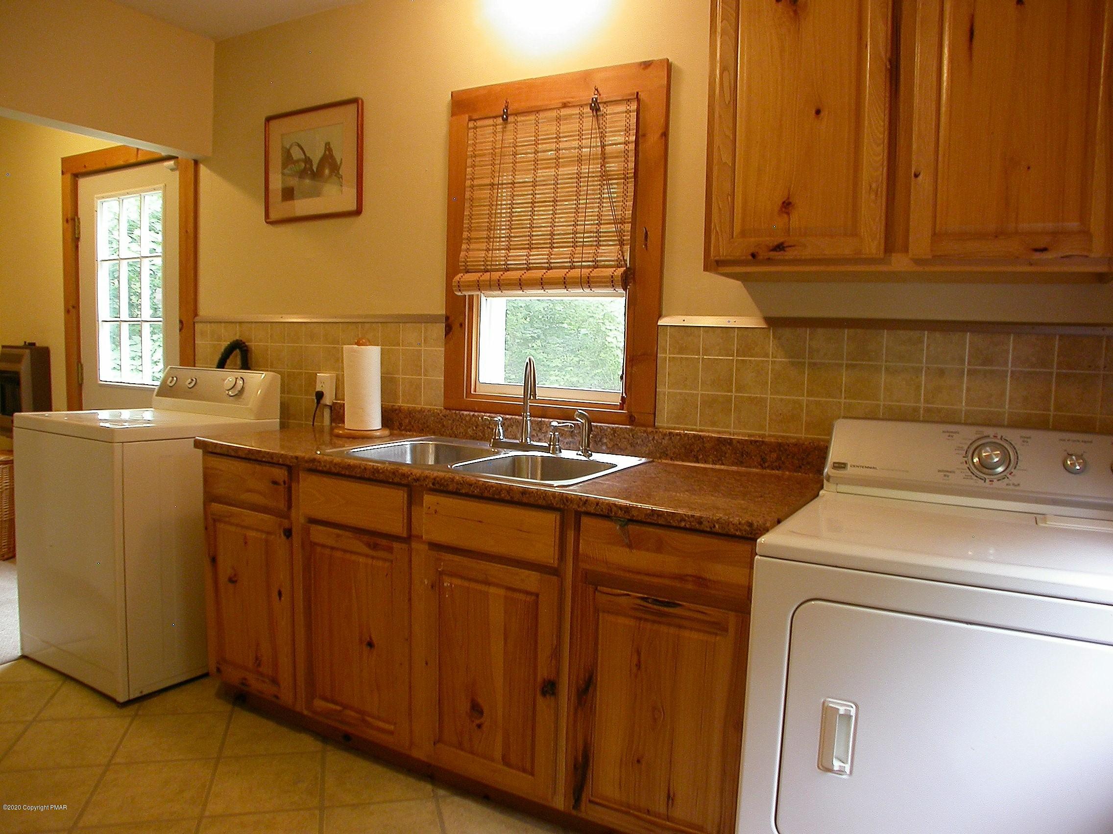 384 Sawmill Road Stroudsburg, PA 18360 - Photo 51 of 83 Laundry Room