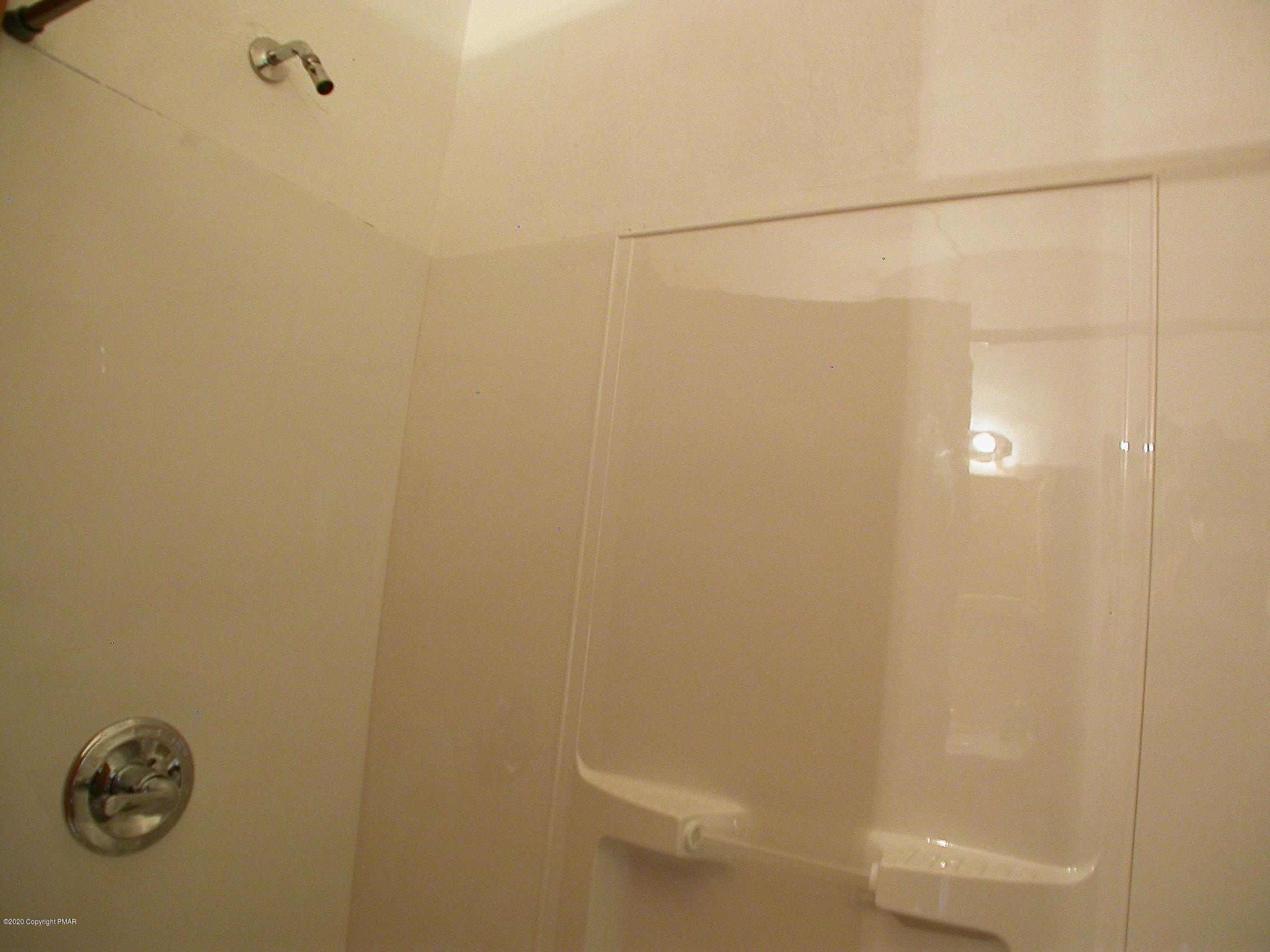 384 Sawmill Road Stroudsburg, PA 18360 - Photo 60 of 83 Laundry Room Bath 3