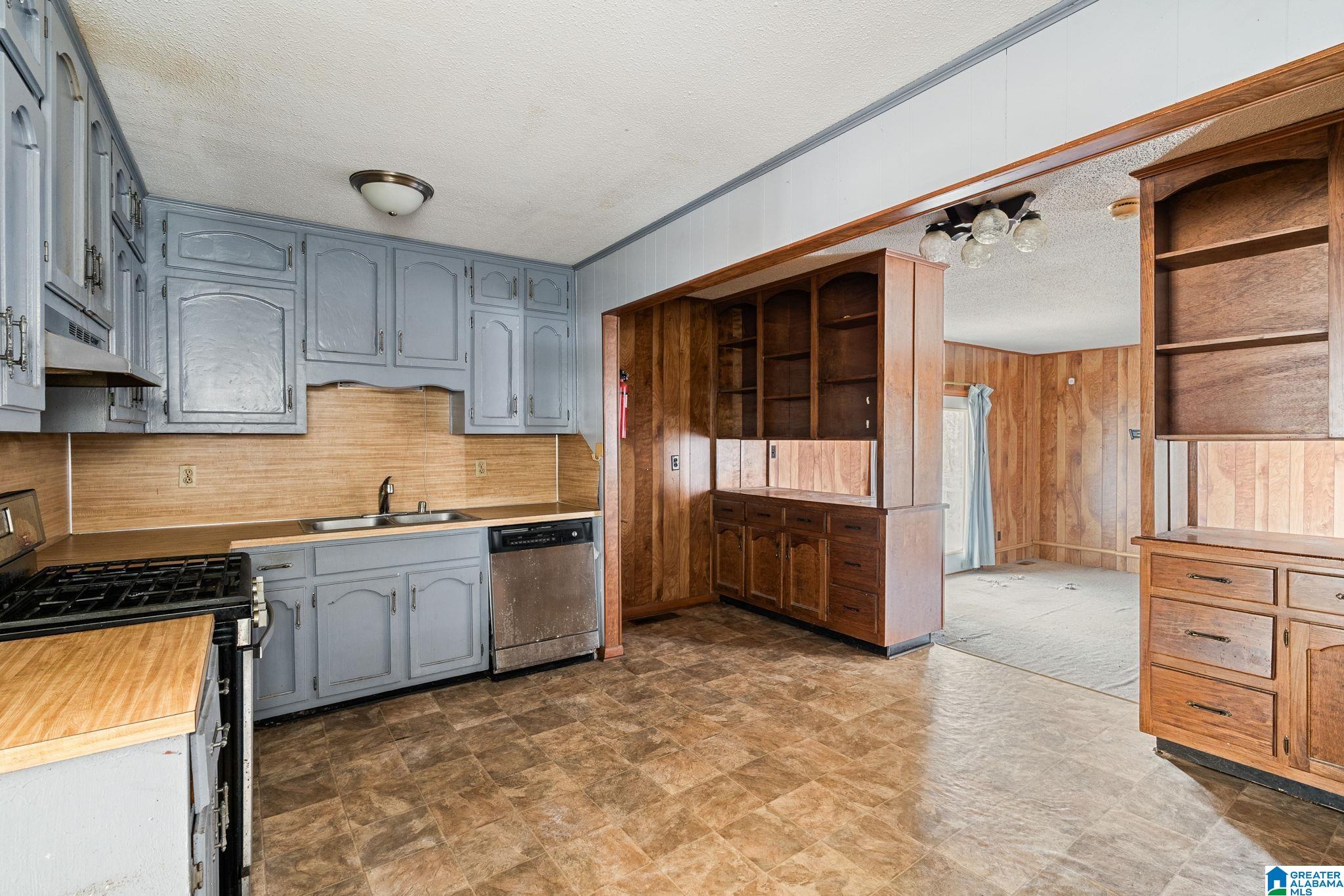 916 Hagwood Road Birmingham, AL 35235 - Photo 5 of 16