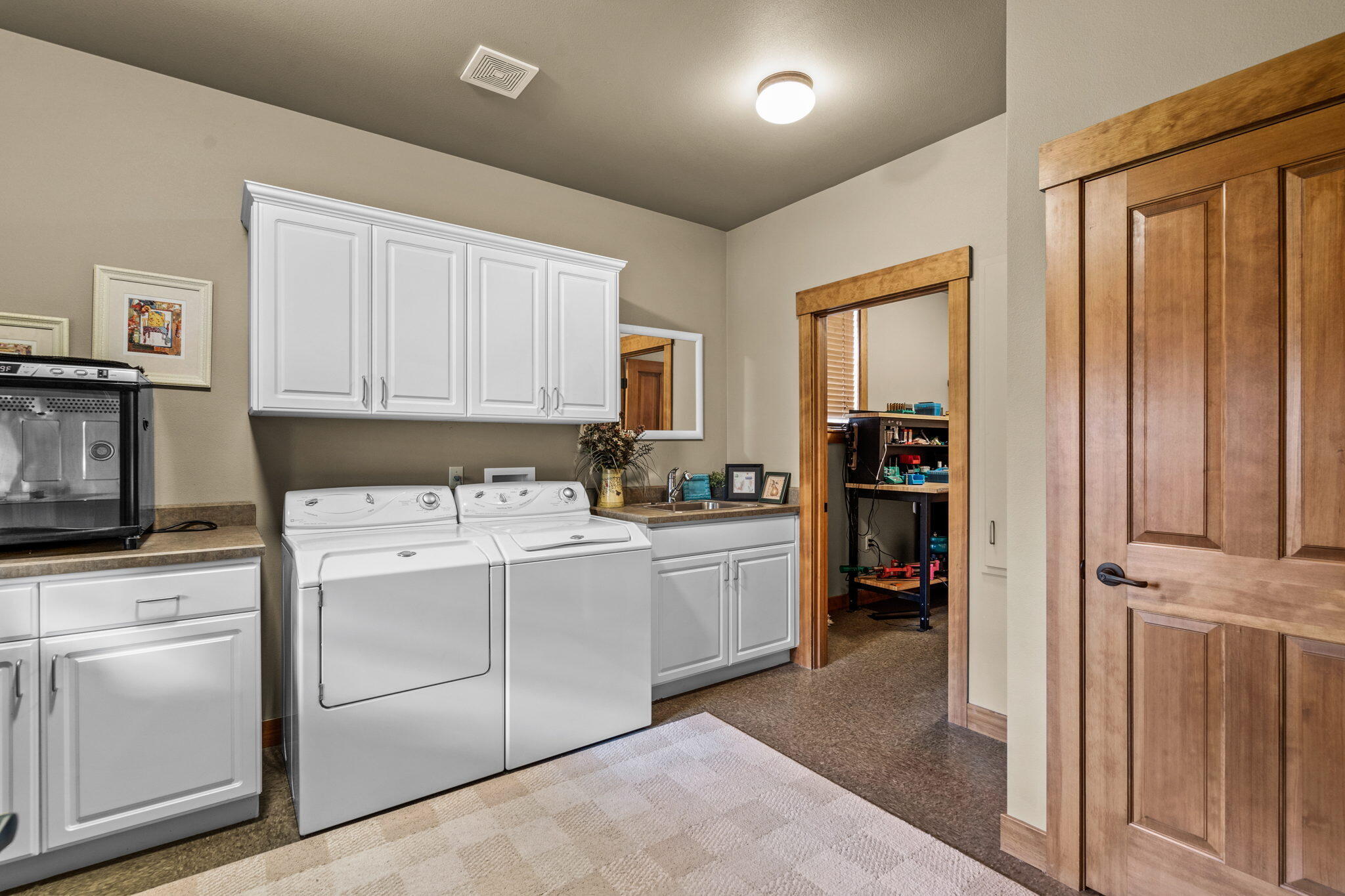 61464 Elder Ridge Street Bend, OR 97702 - Photo 19 of 37 2022_04_28_61464_elder_ridge_st-17