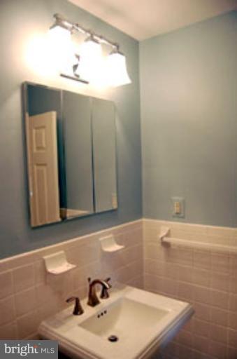 3105 Brookmede Road Ellicott City, MD 21042 - Photo 3 of 10 Hall Bath