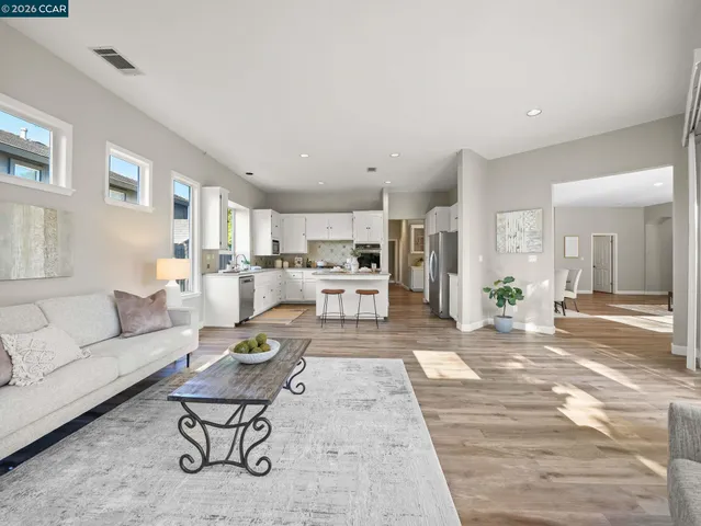 $1,295,000 | 9006 Elk Drive, Clayton, CA 94517