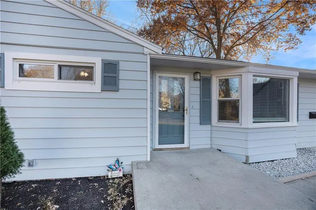 $400,000 | 5308 McAnany Drive, Shawnee, KS 66203