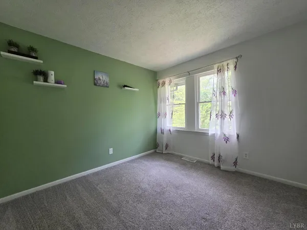 $179,000 | 178 Dulwich Drive, Unit 178, Amherst, VA 24521