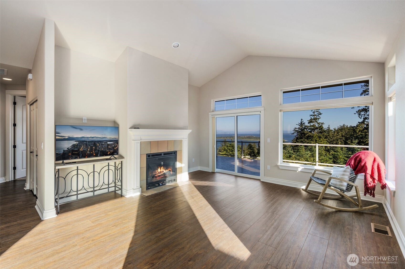 3224 Overlook Loop Ilwaco, WA 98624 - Photo 4 of 38 a living room with furniture and a fireplace