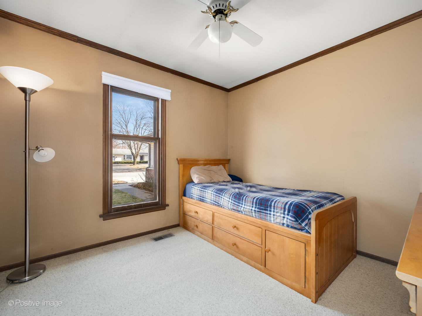 130 West End Road Roselle, IL 60172 - Photo 12 of 27 a view of room with window and ceiling fan