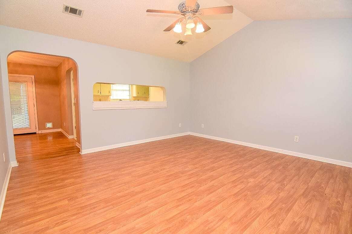 41 Abbey Road Crestview, FL 32539 - Photo 1 of 29 Living Room