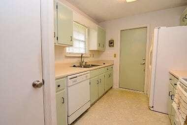 41 Abbey Road Crestview, FL 32539 - Photo 20 of 29 Kitchen