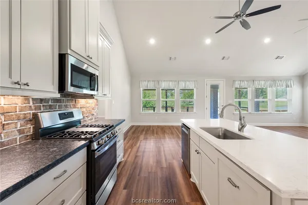 $625,000 | 9695 Durham Road, Iola, TX 77861