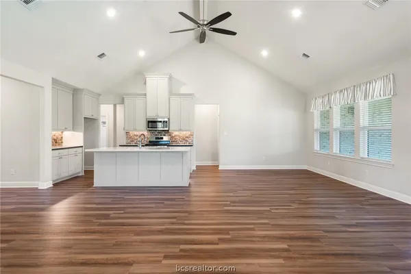 $625,000 | 9695 Durham Road, Iola, TX 77861