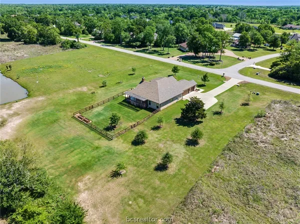 $625,000 | 9695 Durham Road, Iola, TX 77861