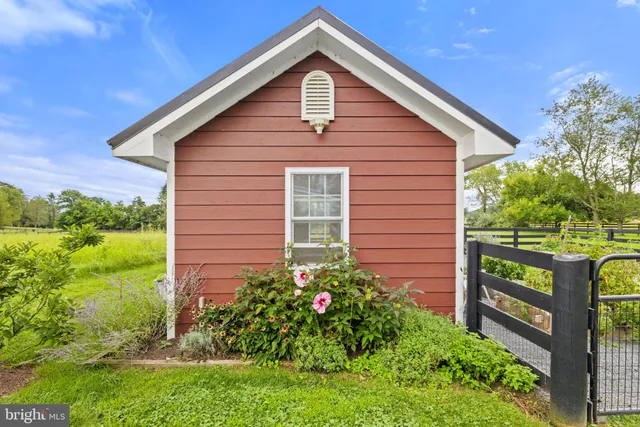 $1,595,000 | 6437 John S Mosby Highway, Middleburg, VA 20117