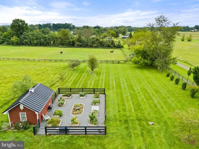 $1,595,000 | 6437 John S Mosby Highway, Middleburg, VA 20117