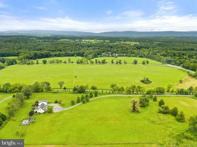 $1,595,000 | 6437 John S Mosby Highway, Middleburg, VA 20117