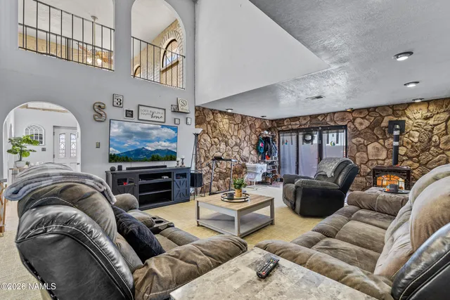 $320,000 | 5731 Pleasant Lane, Winslow, AZ 86047