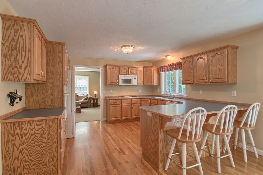 535 Northfield Road Lunenburg, MA 01462 - Photo 6 of 30