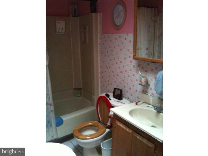 4117 Whiting Road Philadelphia, PA 19154 - Photo 14 of 16 Bathroom