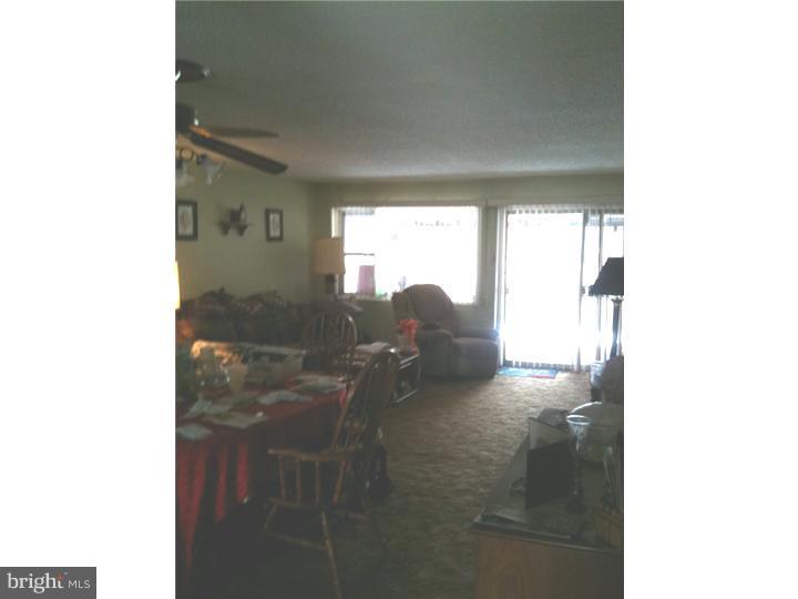 4117 Whiting Road Philadelphia, PA 19154 - Photo 3 of 16 Living Room