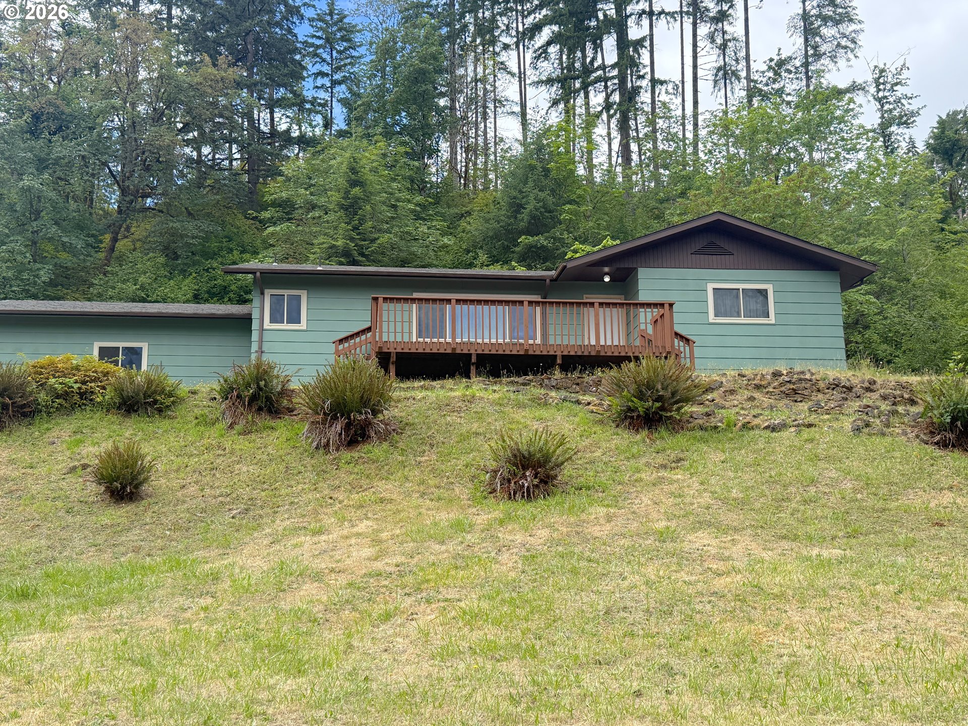 36926 Edgehill Road Springfield, OR 97478 - Photo 1 of 11
