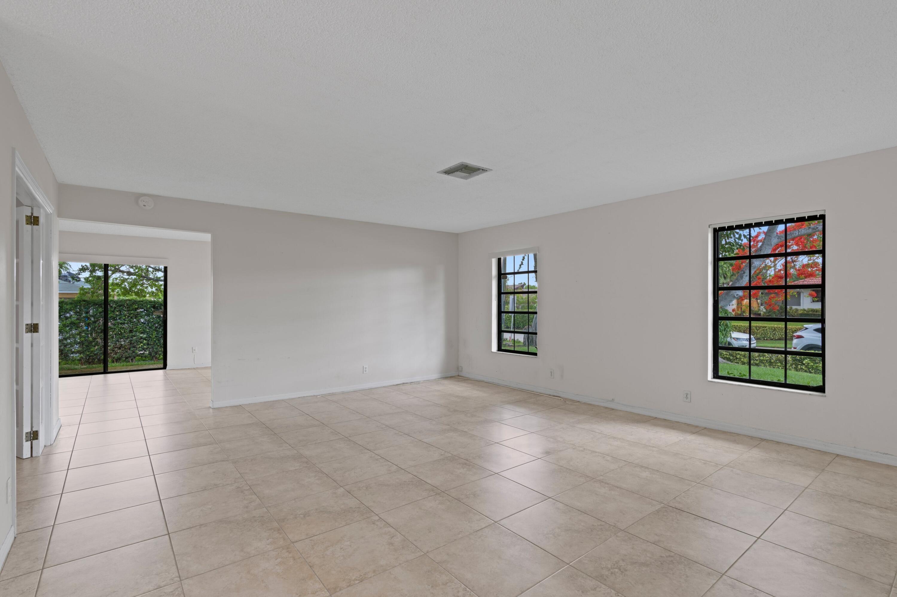 392 Northwest 42nd Street Boca Raton, FL 33431 - Photo 5 of 24 Living Room