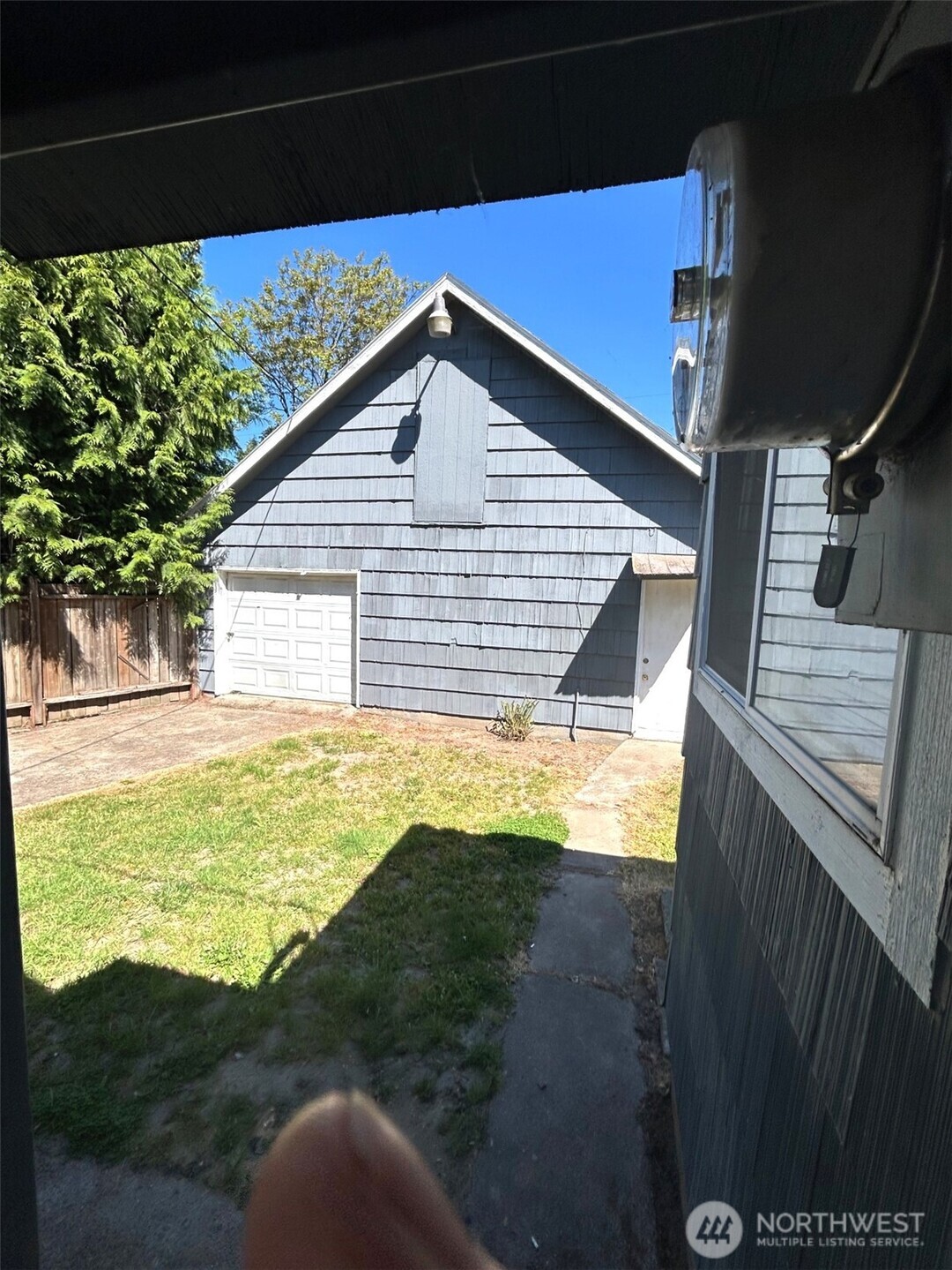 2914 Washington Way Longview, WA 98632 - Photo 14 of 17 a view of an ocean from a balcony