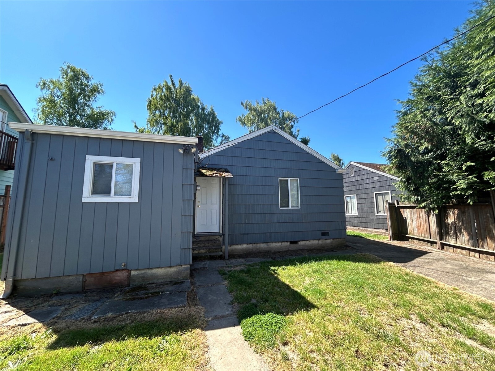 2914 Washington Way Longview, WA 98632 - Photo 15 of 17 a view of a house with a yard