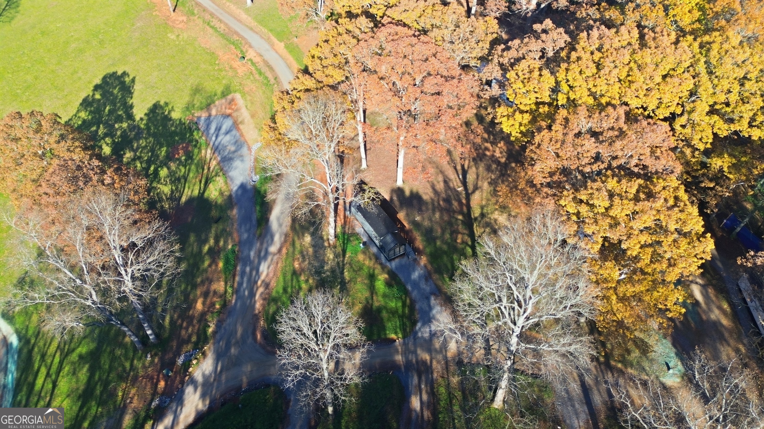 527 Saunders Road Franklin, NC 28734 - Photo 2 of 18