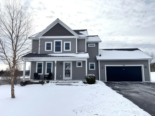 $619,900 | 142 Commodore Drive, Vergennes, VT 05491